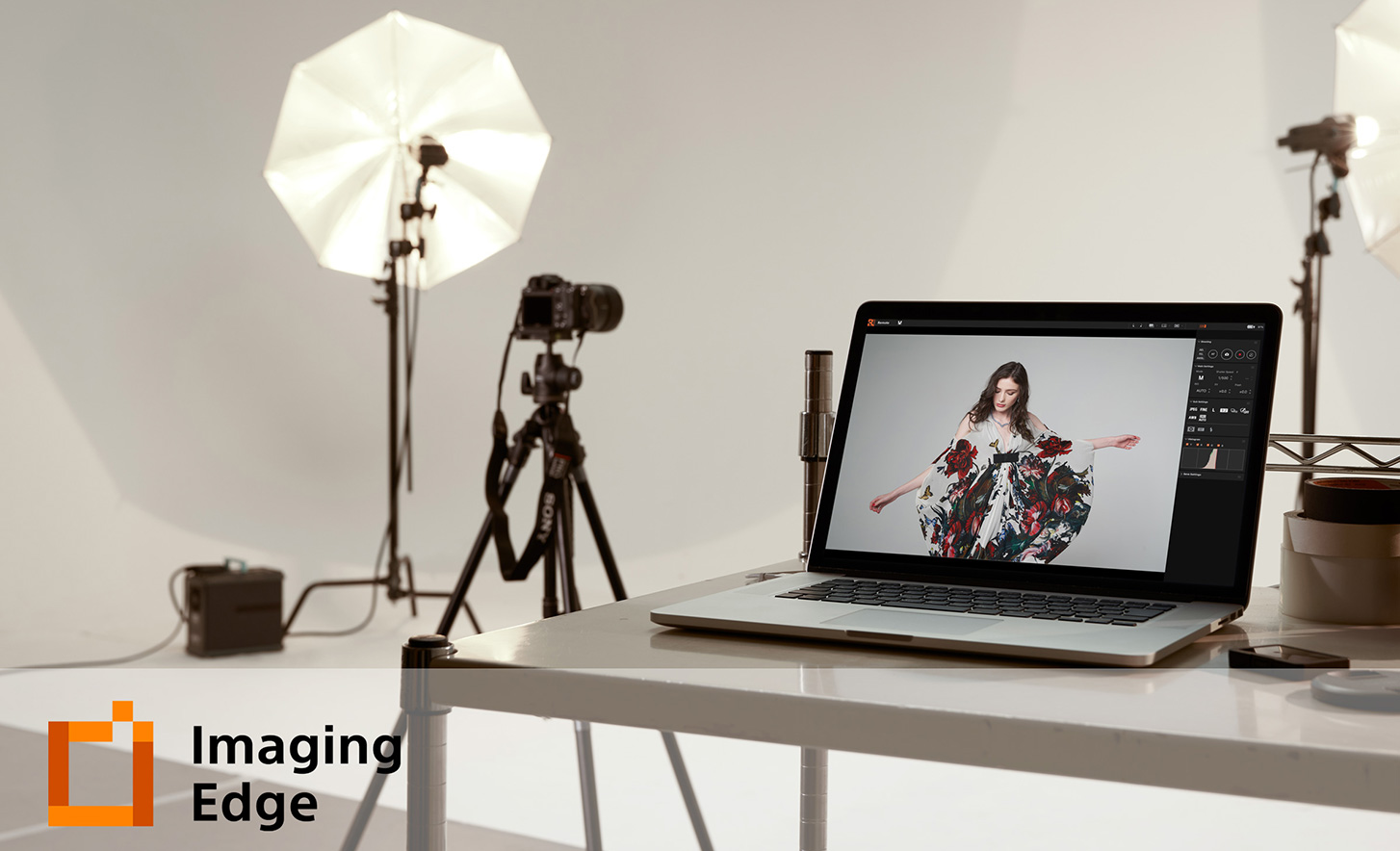 Изображение студии с логотипом приложения Imaging Edge Desktop