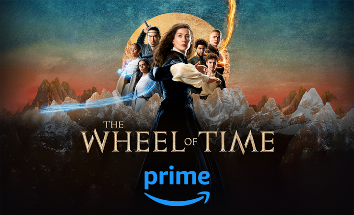 Снимок экрана, на котором изображены персонажи сериала «Колесо времени» и логотип Amazon Prime внизу