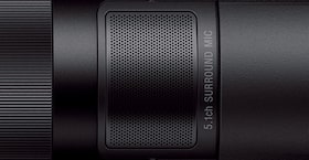 Крупный план микрофона с восприятием окружающего звука на камере Handycam®