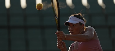 Пример изображения женщины, играющей в теннис