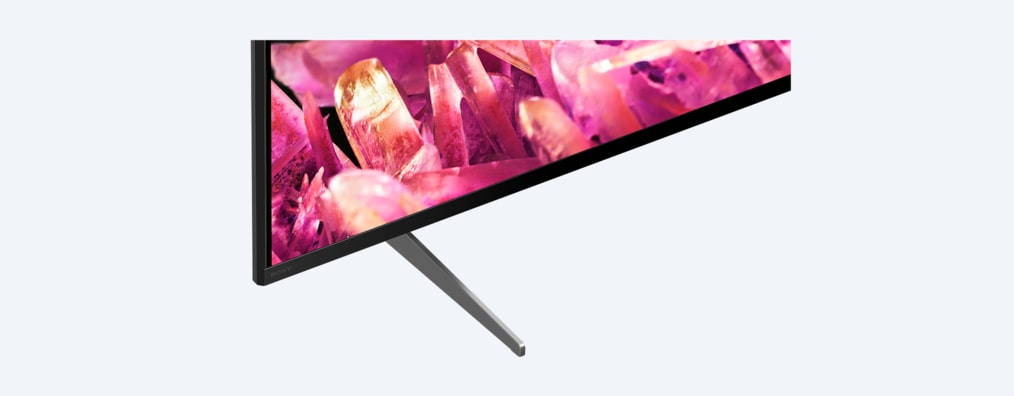 Крупный план подставки с изображением розовых кристаллов на экране