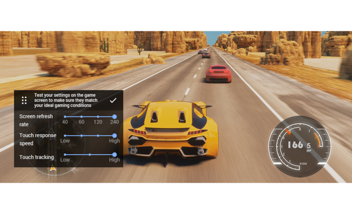 Снимок экрана из гоночной игры с пользовательскими настройками частоты обновления экрана, скорости отклика на касания и отслеживания касаний