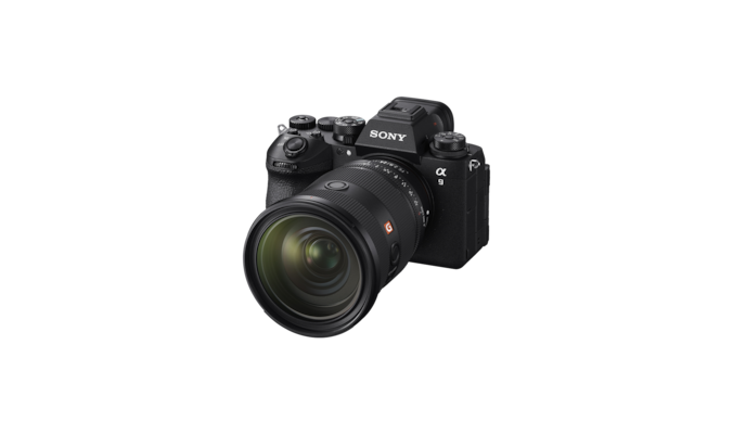 Изображение передней части черной камеры с объективом SEL2470GM2